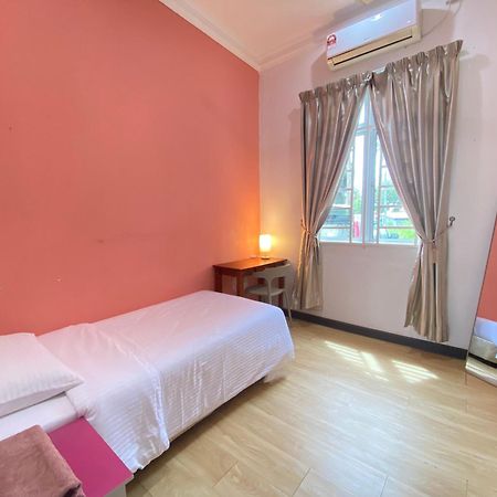 Besut Guesthouse Kampung Kuala Besut Ngoại thất bức ảnh