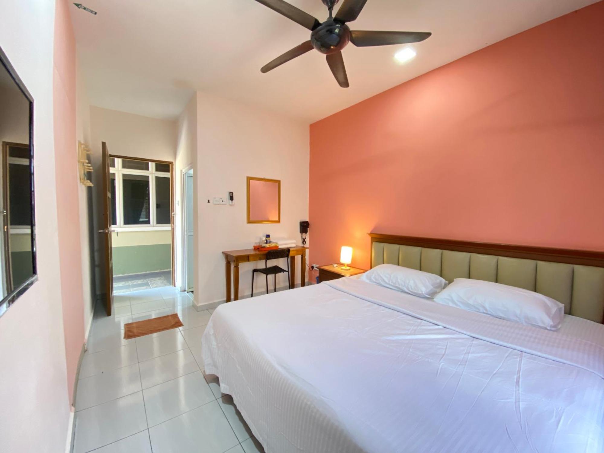 Besut Guesthouse Kampung Kuala Besut Ngoại thất bức ảnh
