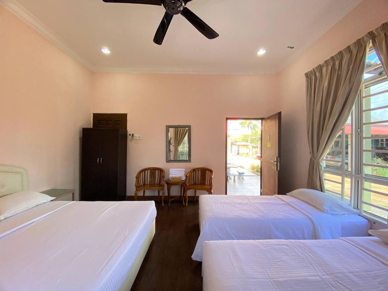 Besut Guesthouse Kampung Kuala Besut Ngoại thất bức ảnh