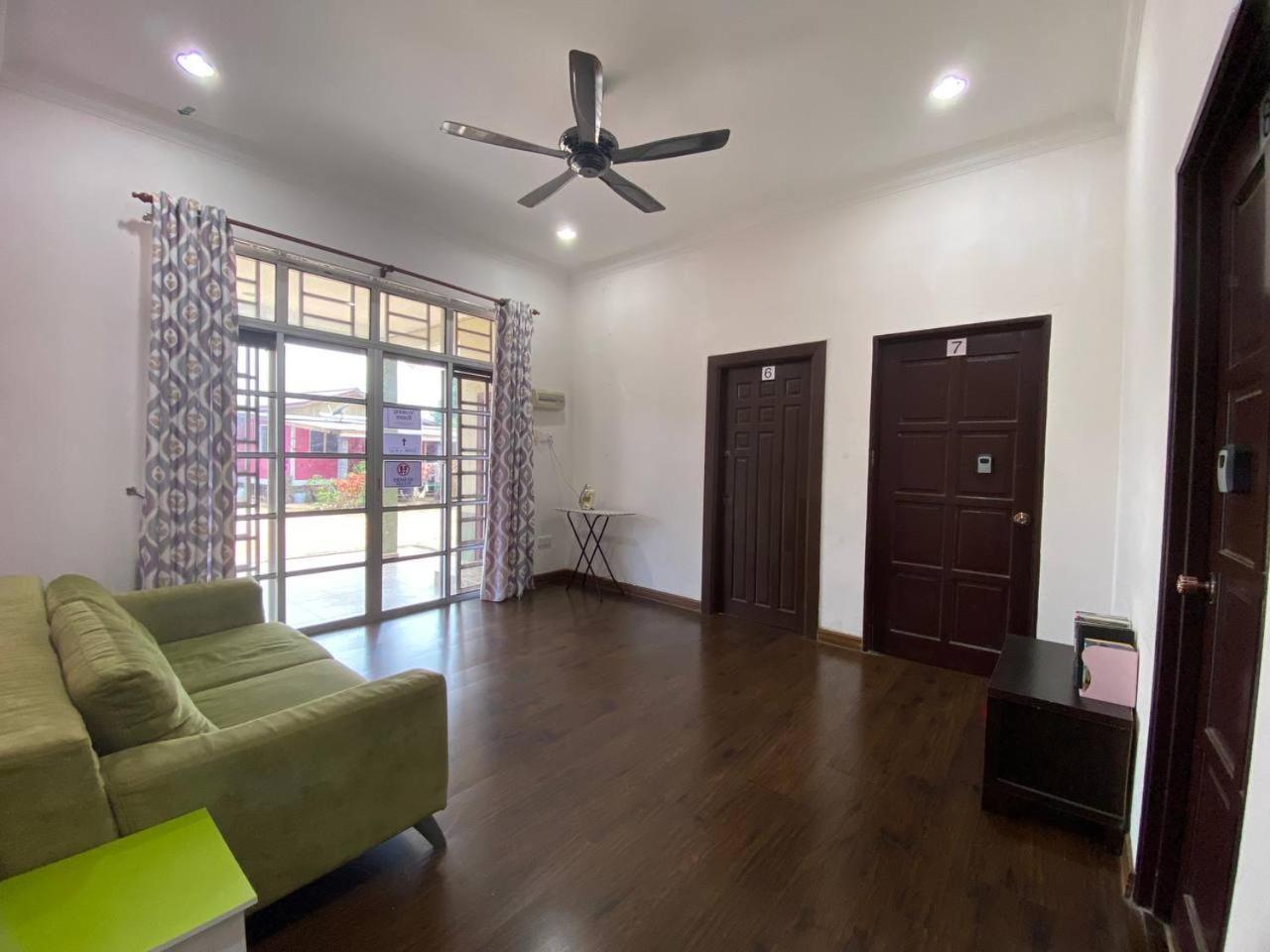 Besut Guesthouse Kampung Kuala Besut Ngoại thất bức ảnh