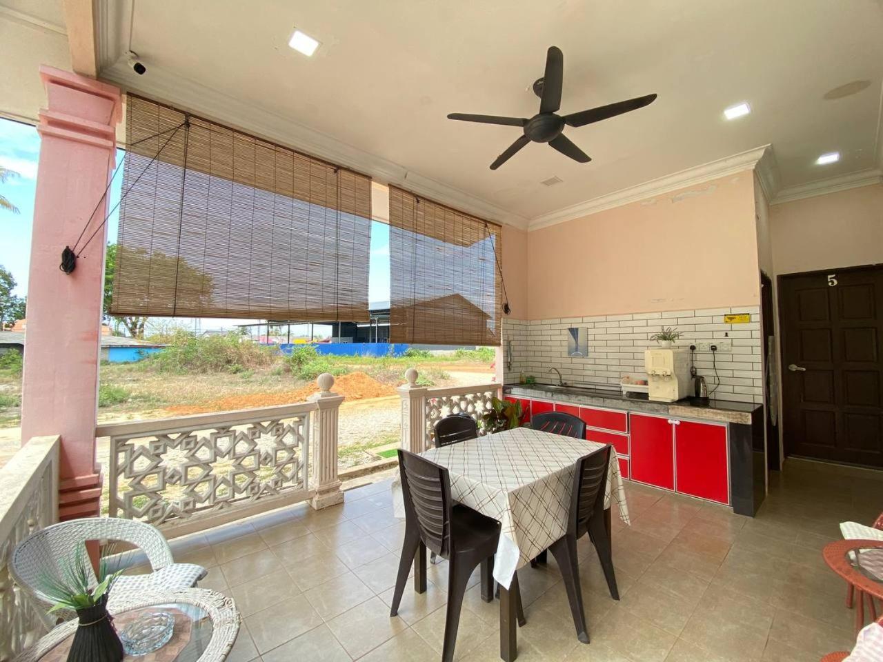 Besut Guesthouse Kampung Kuala Besut Ngoại thất bức ảnh