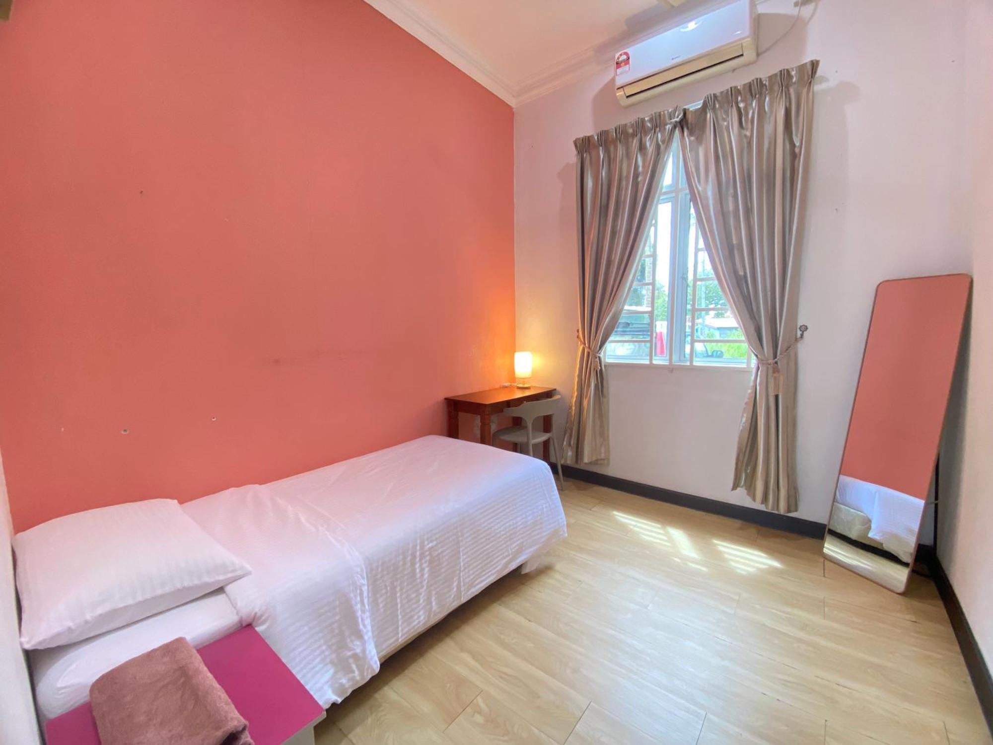 Besut Guesthouse Kampung Kuala Besut Ngoại thất bức ảnh